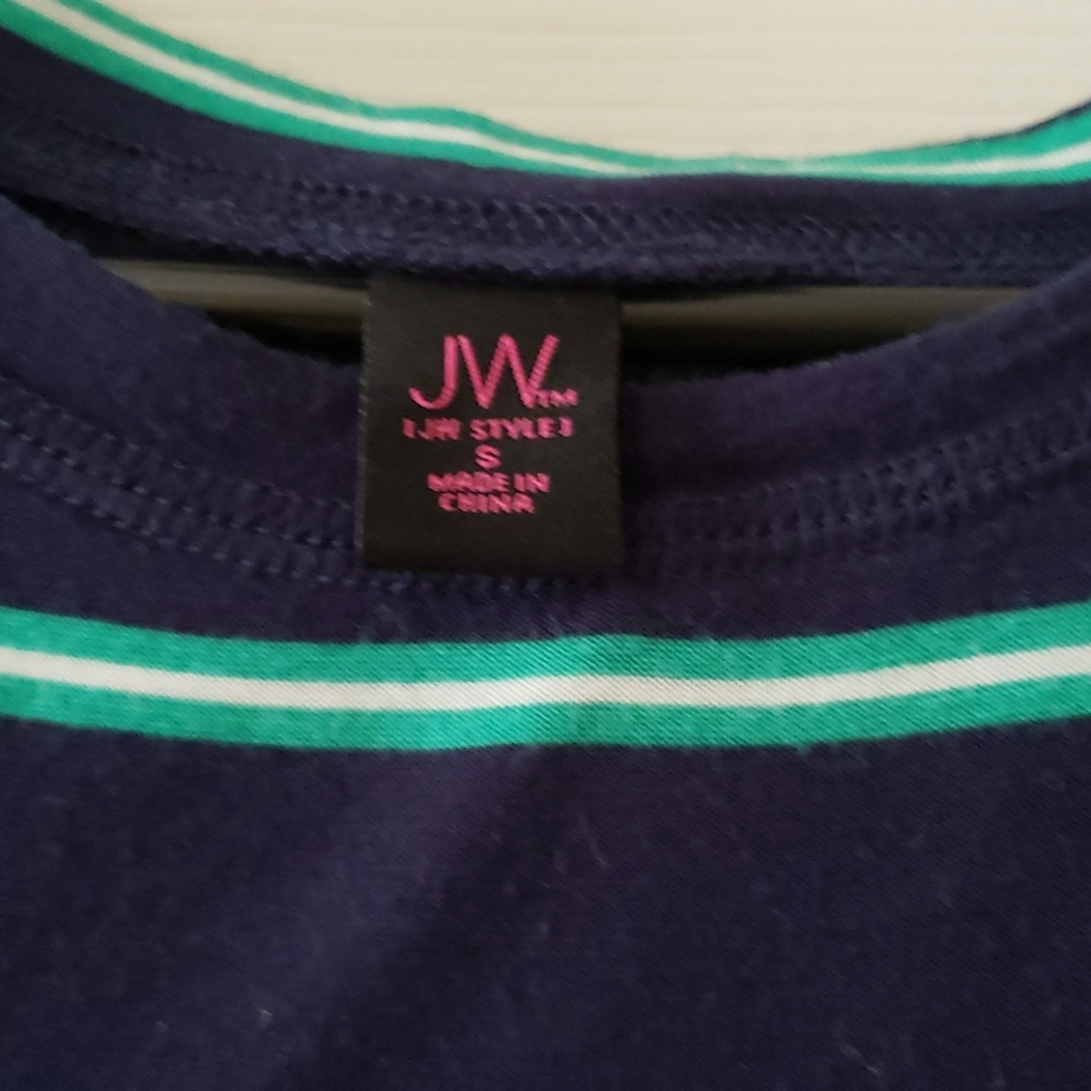 ** Free** JW Top - Picture 4 of 6